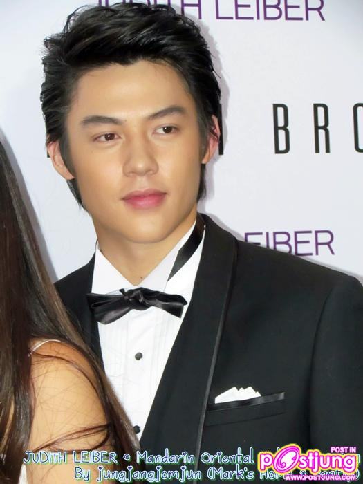 หมาก อ๋อม นาวินต้าร์ เดินแบบงานThe Legacy of Judith Leiber