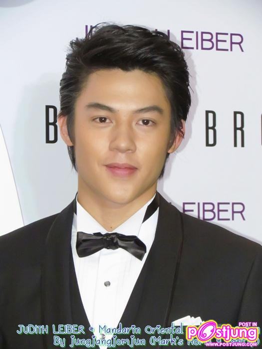 หมาก อ๋อม นาวินต้าร์ เดินแบบงานThe Legacy of Judith Leiber