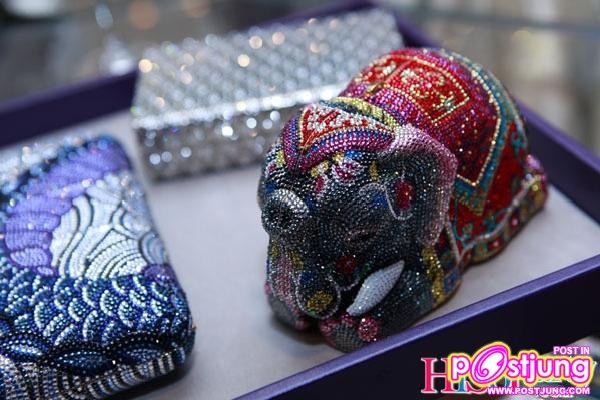 หมาก อ๋อม นาวินต้าร์ เดินแบบงานThe Legacy of Judith Leiber