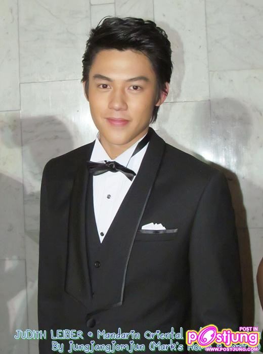 หมาก อ๋อม นาวินต้าร์ เดินแบบงานThe Legacy of Judith Leiber