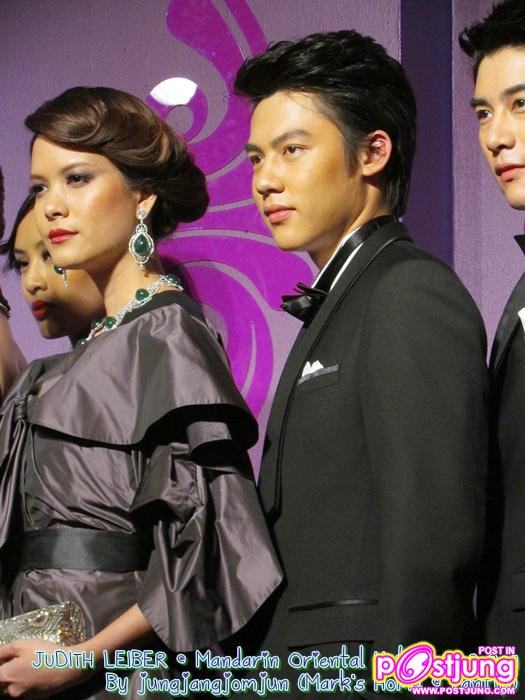 หมาก อ๋อม นาวินต้าร์ เดินแบบงานThe Legacy of Judith Leiber