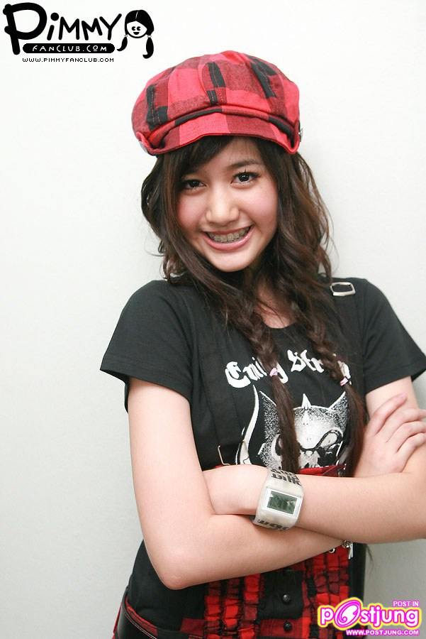 พี่พิม SWEE D...  เธอมาพร้อมความน่ารัก