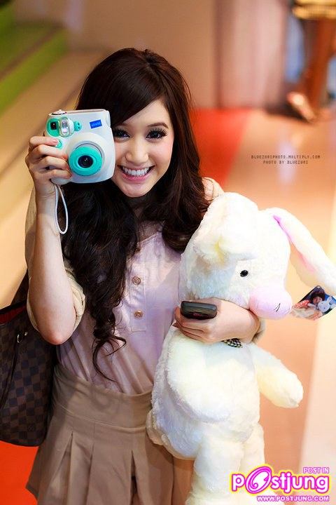 พี่พิม SWEE D...  เธอมาพร้อมความน่ารัก