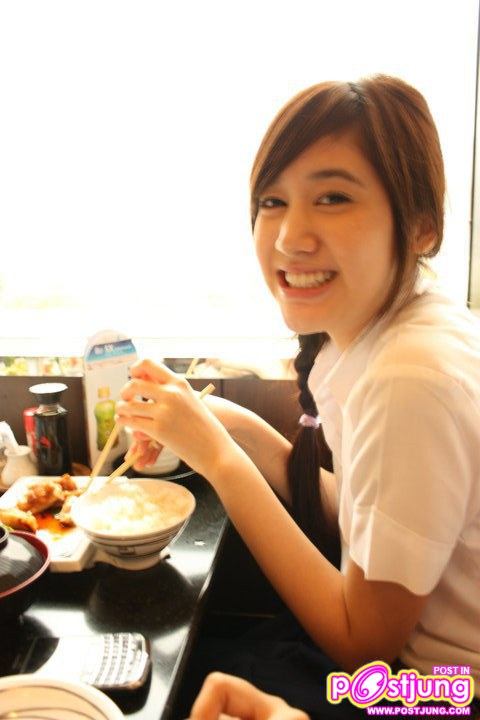 พี่พิม SWEE D...  เธอมาพร้อมความน่ารัก