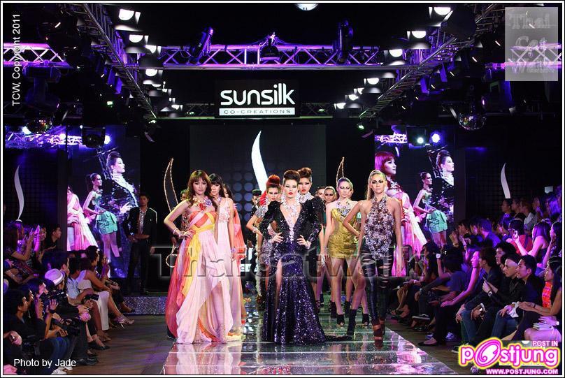 ภาพงาน Sunsilk The Perfect Co-Creations RunwayCrystal Runway กลางแม่น้ำเจ้าพระยา