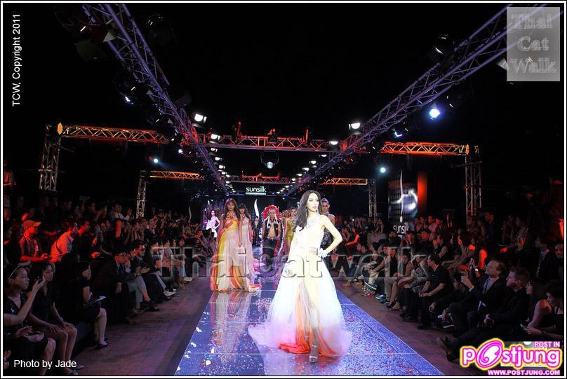 ภาพงาน Sunsilk The Perfect Co-Creations RunwayCrystal Runway กลางแม่น้ำเจ้าพระยา