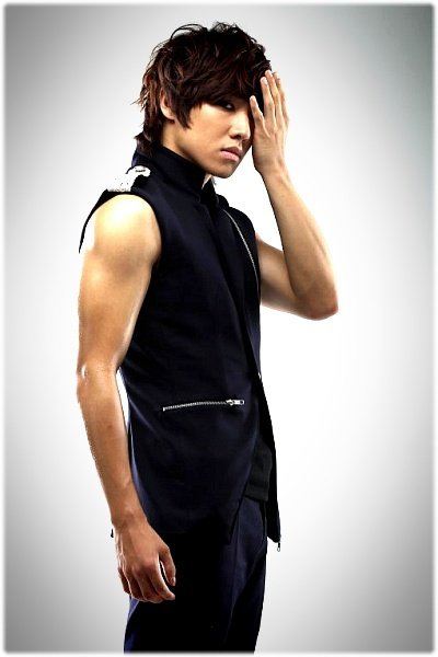 Lee  Joon