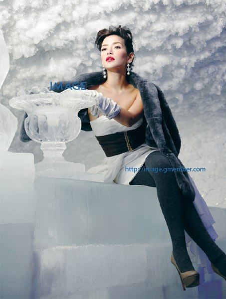 อ้อม พิยดา พาลุยหิมะแบบสวยๆ ในIMAGE vol. 24 no. 2 February 2011