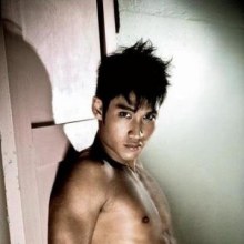 นร.จัดเบา ๆ ยามบ่ายกับอาตี๋หุ่นล่ำ