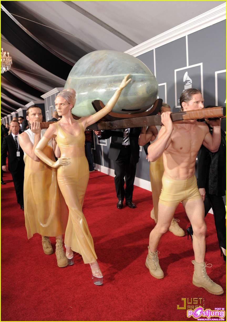 ตอน Red Carpet นางอยู่ในไข่ไม่โผล่หน้ามาทักทายประชาชี