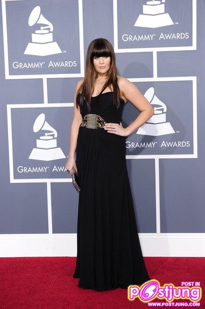 GRAMMY 2011 RED CARPET GOWNS