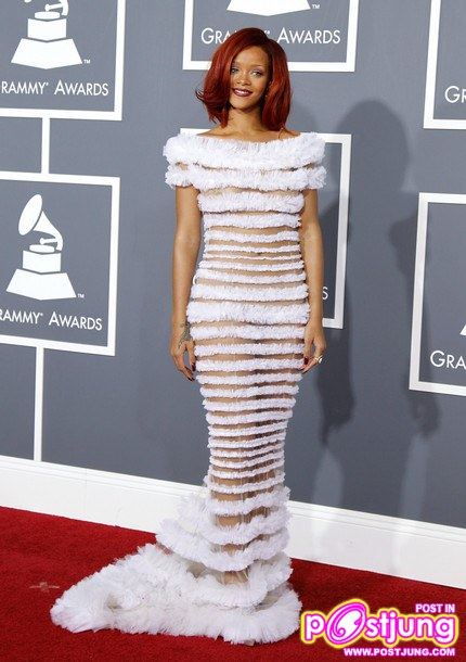 GRAMMY 2011 RED CARPET GOWNS