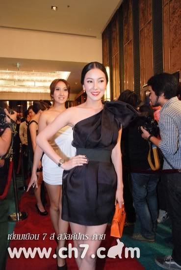 [PIC] นุ่น วรนุช เยี่ยมเยือน 7สี สวัสดีปีกระต่าย