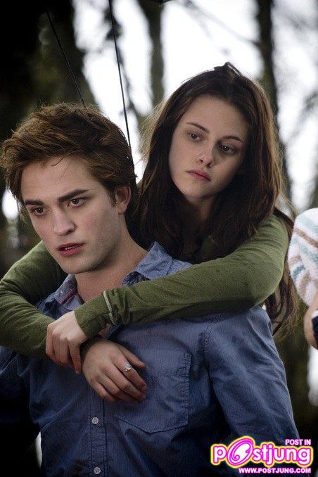 เบลล่า สวาน หรือคริสเทน สจ๊วต นางเอก vampire twilight  สวยมาก