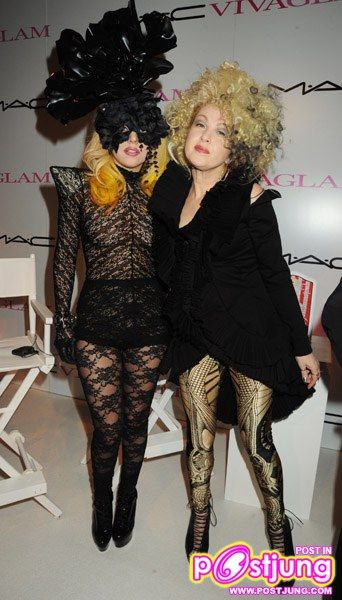Lady Gaga & Cyndi Lauper - MAC Viva Glam