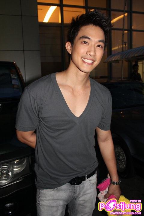 ไผ่ พาทิศ -นิว วงศกร- เป้ อารักษ์- เมย์ พิชญ์นาฏ งานThe Colors of TROPICAL Bowling