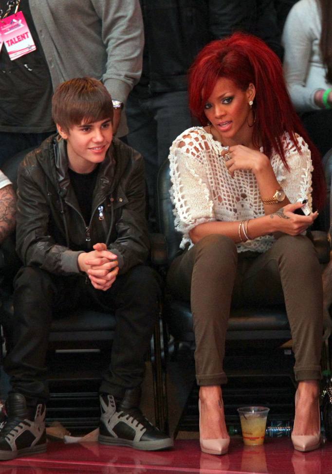 Bieber & Rihanna Cozy Up At NBA All-Star Game