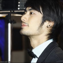 พี่ บอย เปิดตัว sumsung  หล่อค่ะ