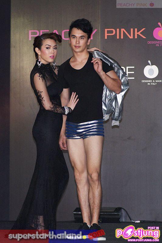 บุ๋ม ปนัดดา- เมย์ เฟื่องอารมณ์- แอนนี่ บรู๊คและน้องทีฆายุ @งาน Peachy Pink