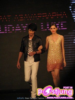 ชมพู่@Paragon Fashion Forword