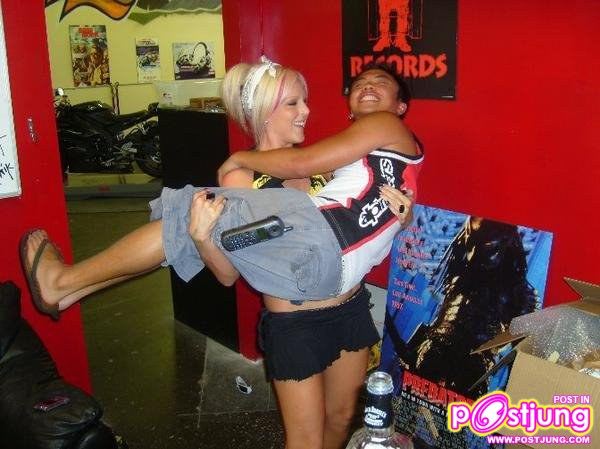 สูง ใหญ่ แข็งแรง