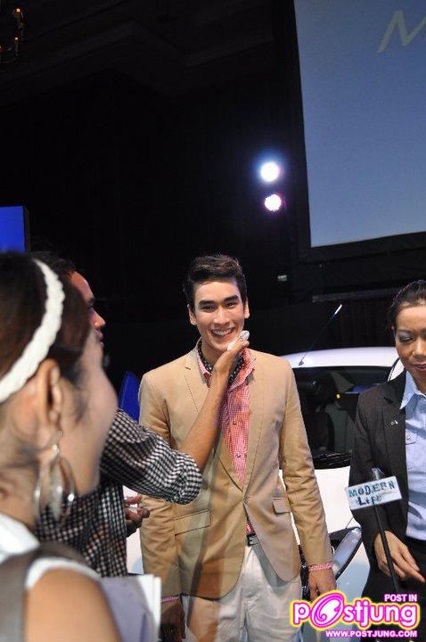 เป้ อารักษ์ & ณเดชน์ คูกิมิยะ 2 พรีเซนเตอร์ Mazda2