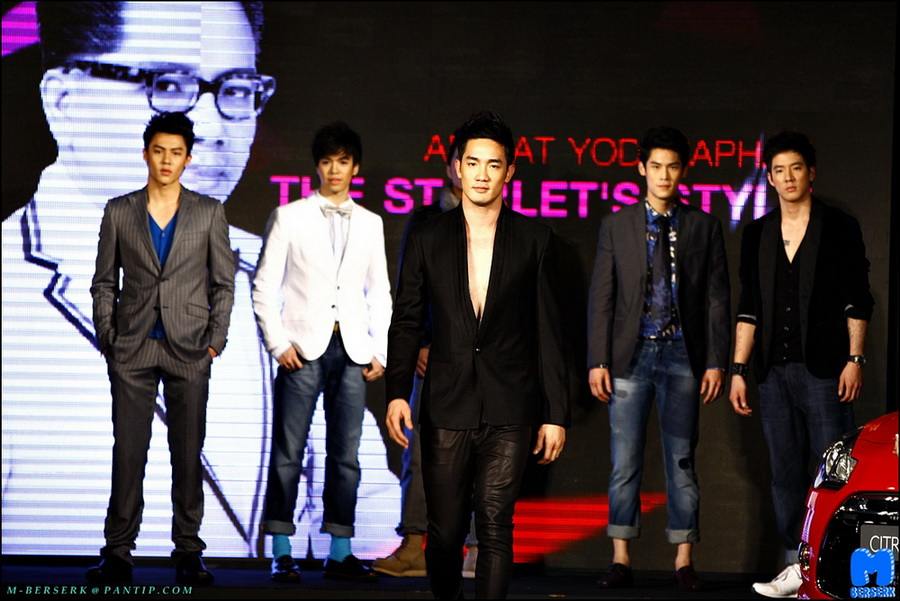 เคน ภูภูมิ บอย หมาก ชมพู ใหม่ เดินแบบพรารากอน spring summer