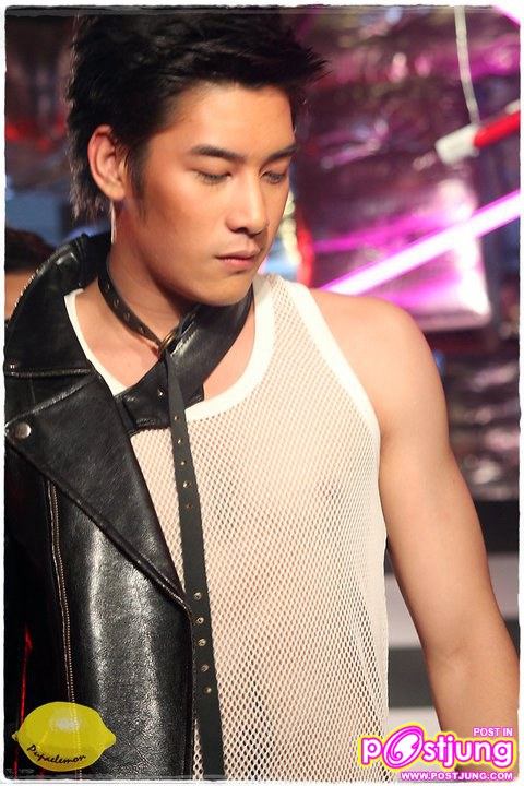 Pic.หมาก เป้ อ๋อม ต้าร์ เคน(ภูภูมิ) ออย.. @NARS More than orgasm Fashion Show