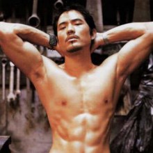 เอ็กซ์ ปิยะ กล้ามแน่นๆ