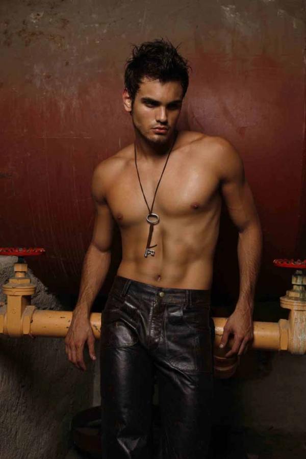 Sexy Male Model Leonardo Corredor (2)