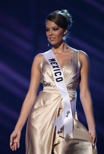 เก็บตก ชุดราตรี MISS UNIVERSE 2010