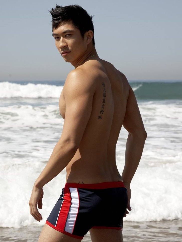 เล่นน้ำด้วยกันไหม