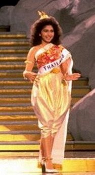 ชุดประจำชาติไทย บนเวทีนางงามจักรวาล แต่ละปี