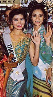 ชุดประจำชาติไทย บนเวทีนางงามจักรวาล แต่ละปี