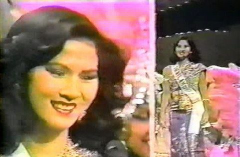 ชุดประจำชาติไทย บนเวทีนางงามจักรวาล แต่ละปี