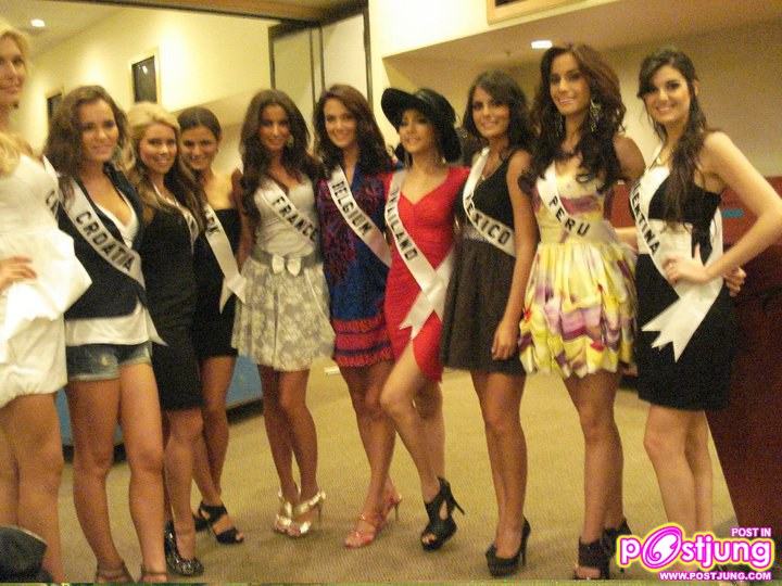 งานโชว์ตัวที่โรงยิมนะคะ