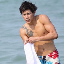 เมื่อหนุ่มๆมาเที่ยวทะเล