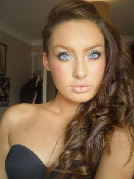 Rozanna Purcell จาก IRELAND ตัวเต็ง MU 2 O 1 O