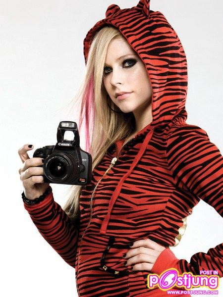 Avril Lavigne :]