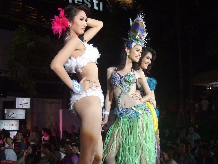 มิสทิฟฟานี่ 2011 จะประกวดเมื่อไหร่