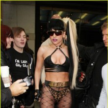 ใส่ชุดไปเดินสยามดีกว่า