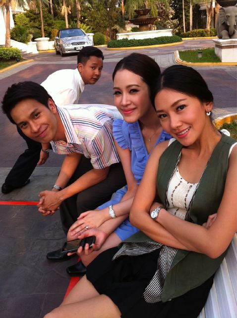 นุ่น วรนุชกับเพื่อนๆดารา ณ กองถ่ายละคร ค่าของคน