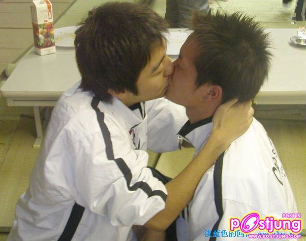 Boy kiss -3-