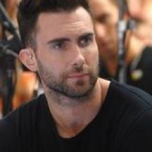 Adam Levine แห่งวง Maroon 5 เจ้าค่ะ