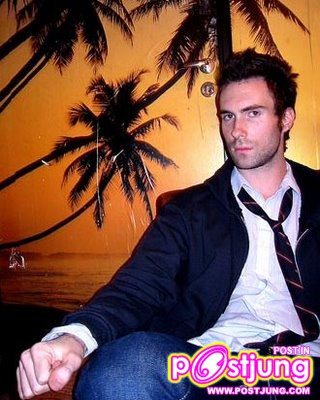 Adam Levine แห่งวง Maroon 5 เจ้าค่ะ