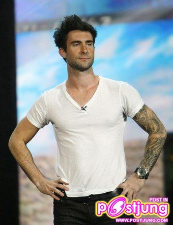 Adam Levine แห่งวง Maroon 5 เจ้าค่ะ