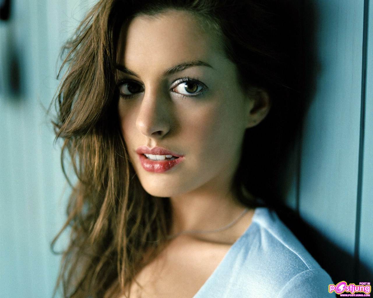 Anne Hathaway