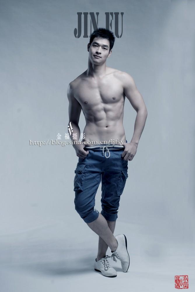 หนุ่มตี๋ครับ