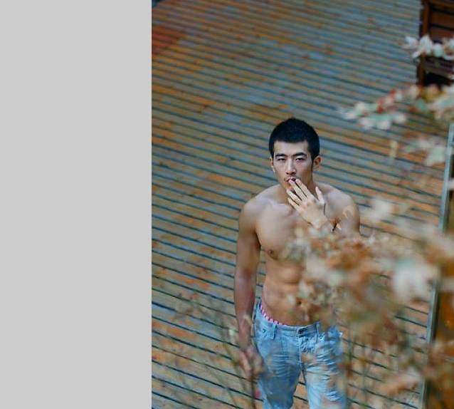 หนุ่มตี๋ครับ