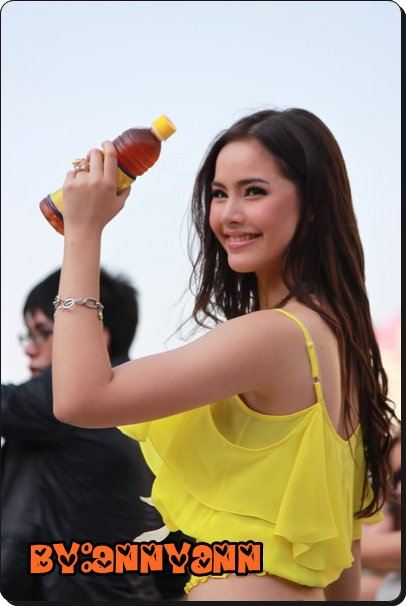 ญาญ่า สาวน้อยน่ารัก สดใส